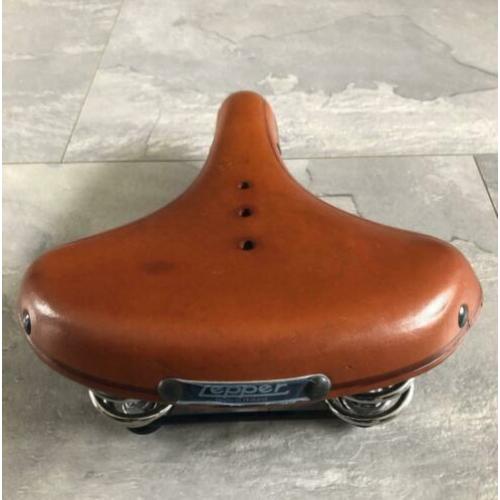 Lepper Dameszadel leder kleur cognac