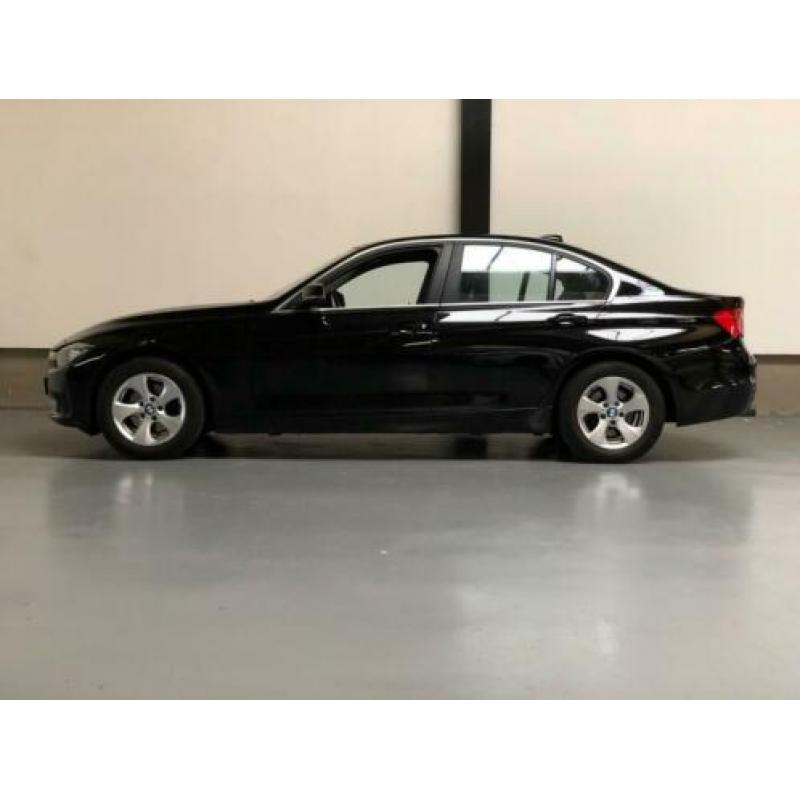 BMW 3-serie 316i High Executive | NAP | XENON | LEER