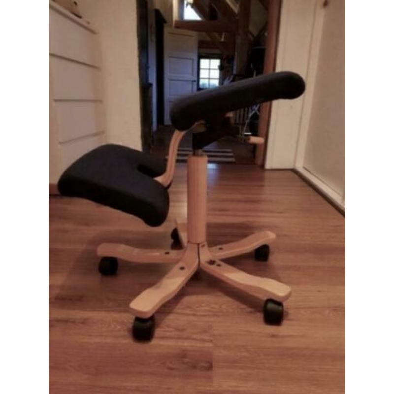 Kniestoel met gasveer Stokke Varier WING BALANS stoel kruk
