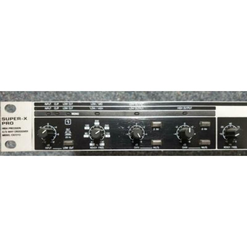 Behringer crossover CX 2310