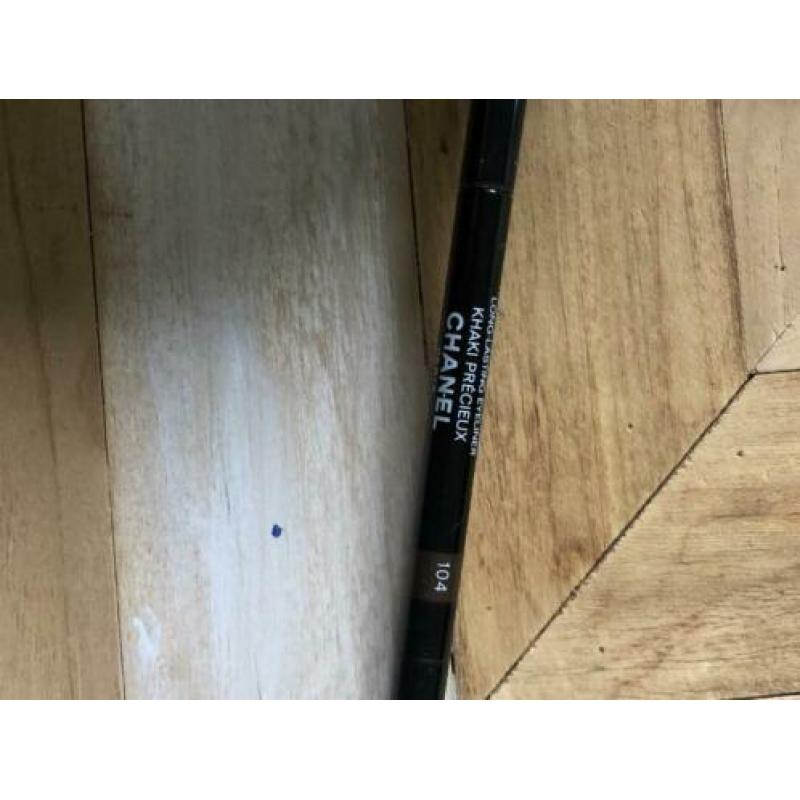 Chanel eyeliner 104 Khaki Précieux (licht gebruikt)