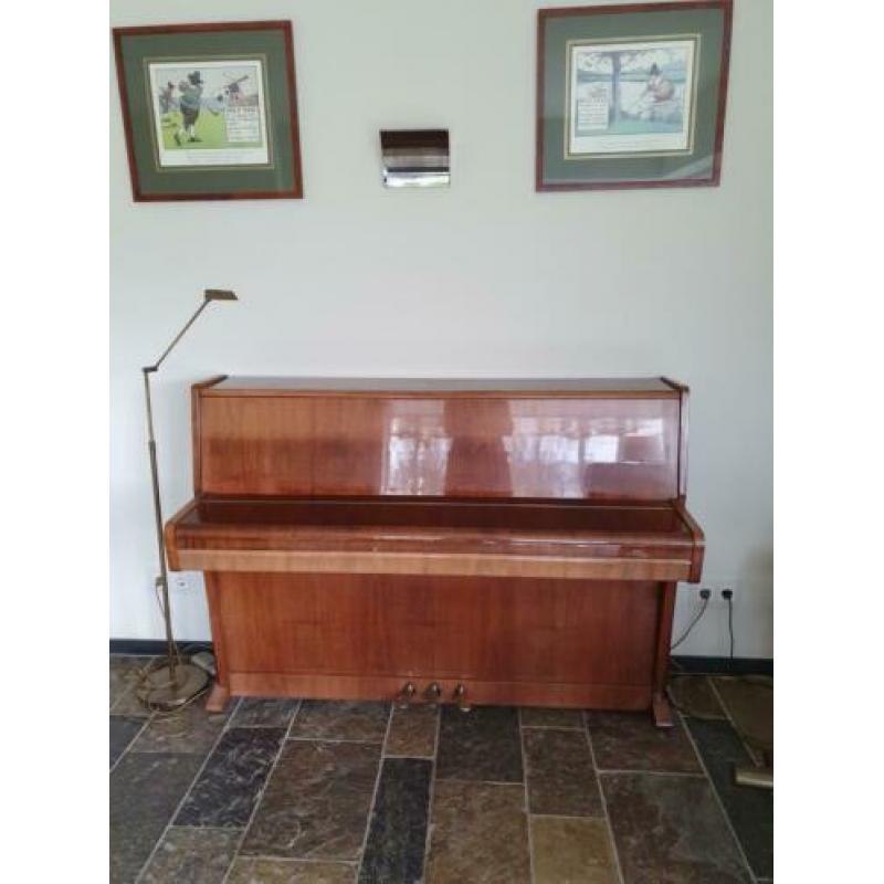 August Förster piano