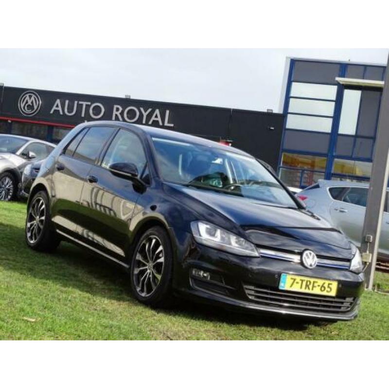 Volkswagen Golf 1.6 TDI Edition BlueMotion - 6-Bak, Navigati