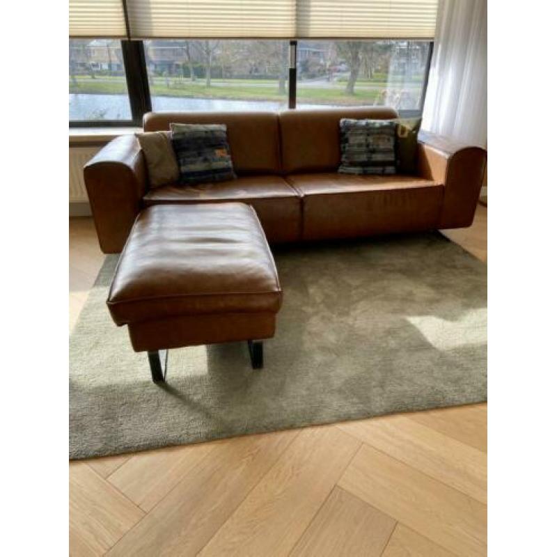 Kunstlederen congac 2.5 zits bank incl Hocker