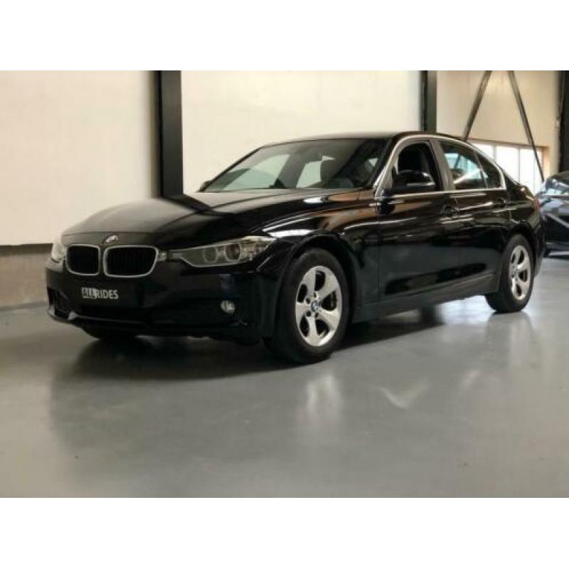 BMW 3-serie 316i High Executive | NAP | XENON | LEER