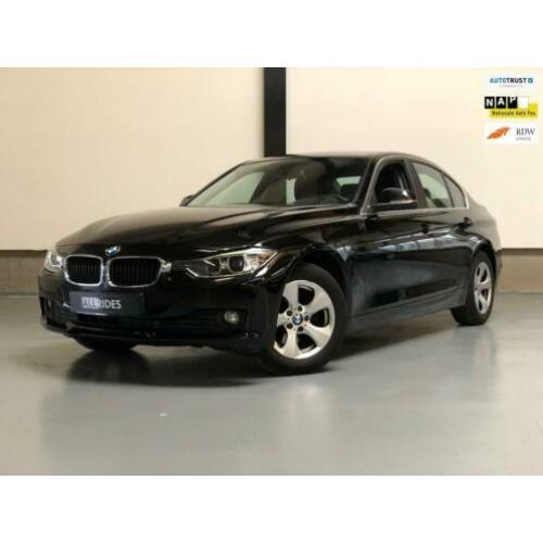 BMW 3-serie 316i High Executive | NAP | XENON | LEER