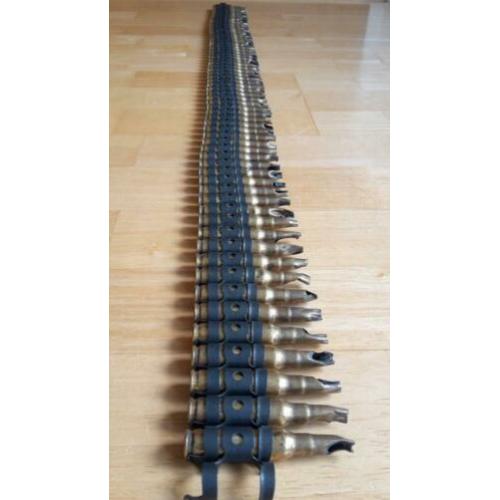Hulzen in band 7.62 mm patronen per meter