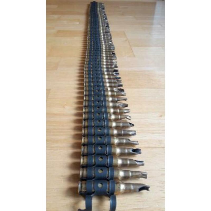 Hulzen in band 7.62 mm patronen per meter