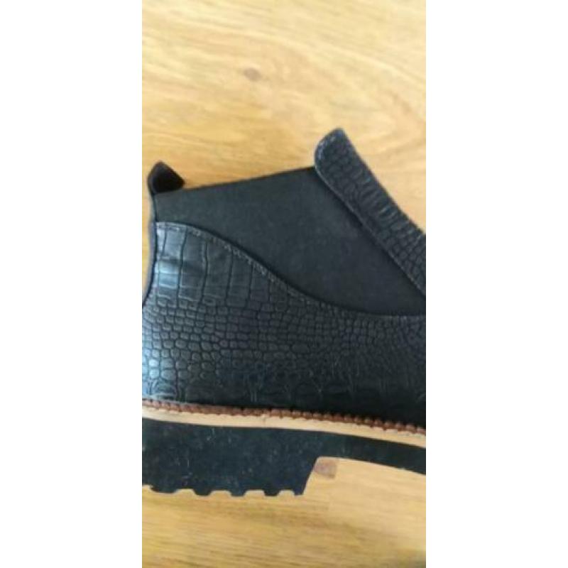 Damesschoenen - zwarte chelsea boots - maat 40