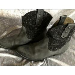Zwarte leren cowboylaarsjes met glitter Mt 41