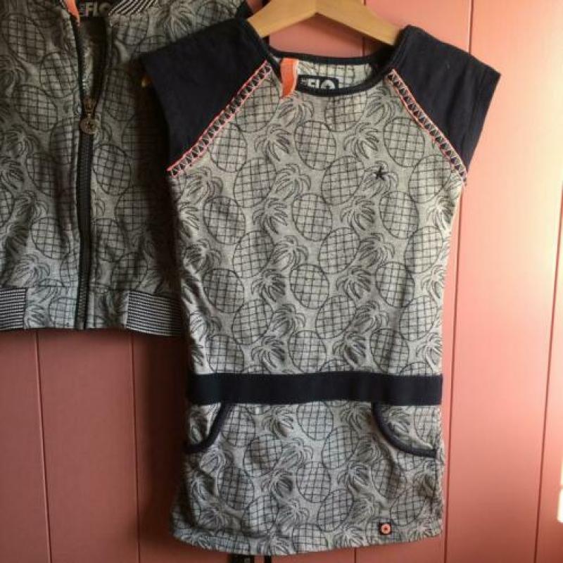 LIKE FLO - Mt 110 (valt als 104) Setje jurk vest zgan