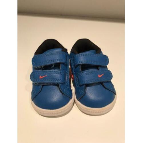 Nike babyschoentjes maat 17