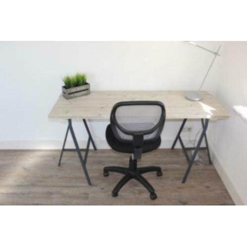 Bureau steigerhout met schragen