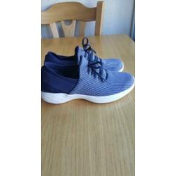 Dames skechers maat 35.