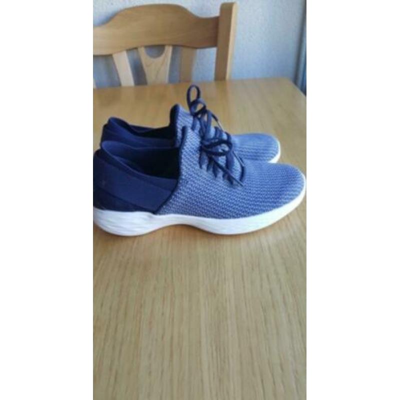 Dames skechers maat 35.