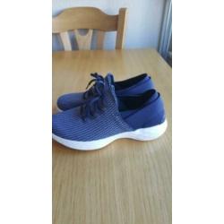 Dames skechers maat 35.