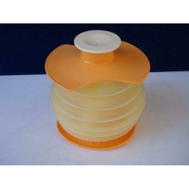 122) Harmonicaatje, slagroomspuit; en meer Tupperware