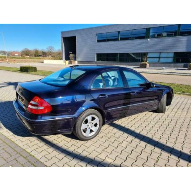 Mercedes E-Klasse 3.2 E320 Sedan AUT 2002 Blauw