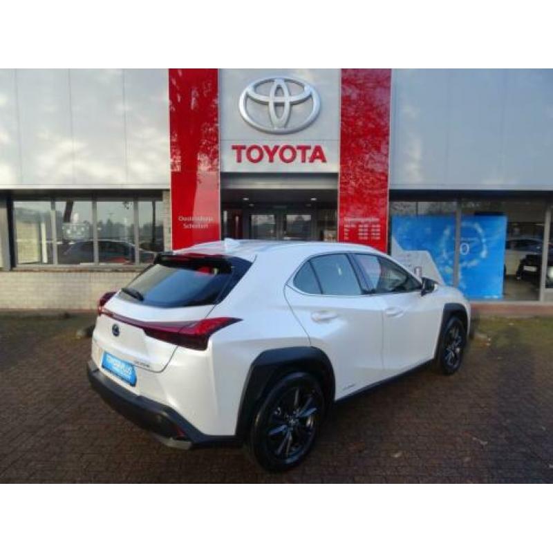 Lexus UX 250h First Edition ACTIE / 1.000,- EXTRA INRUIL / A