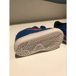 Nike babyschoentjes maat 17