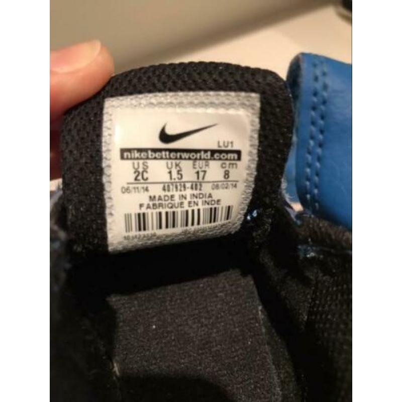 Nike babyschoentjes maat 17