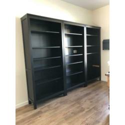 3 Hemnes zwart bruine boekenkasten