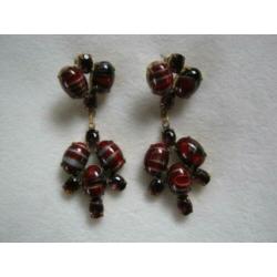 Oude Czech oorbellen, handgemaakt, stekers, aubergine