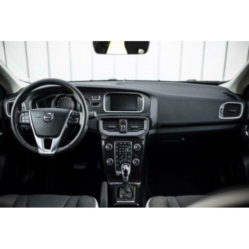 Volvo V40 T3 Aut. Dynamic Edition ,stoelverwarming, navigati