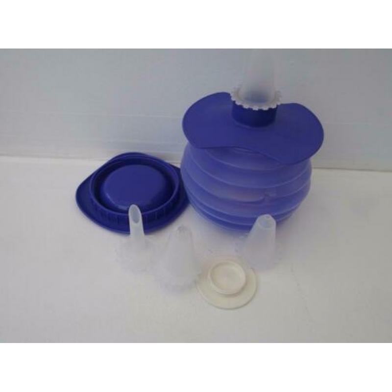 122) Harmonicaatje, slagroomspuit; en meer Tupperware