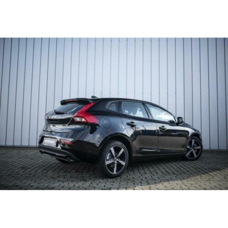 Volvo V40 T3 Aut. Dynamic Edition ,stoelverwarming, navigati