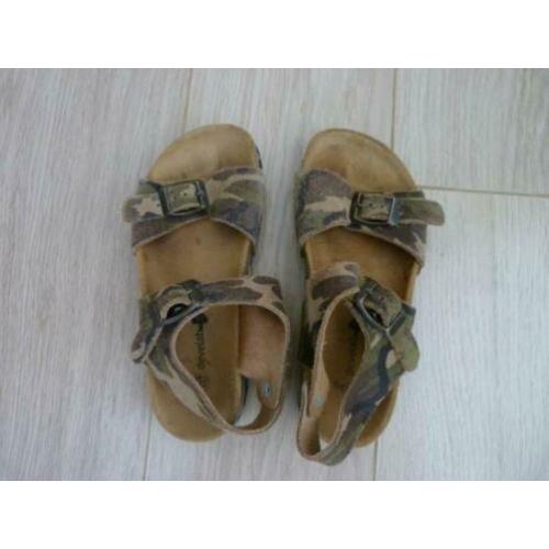 Leuke stoere sandalen (slippers) van Develab, maat 32