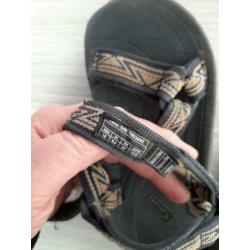 Teva maat 27/28