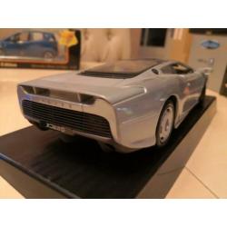 1:18 Jaguar XJ 220