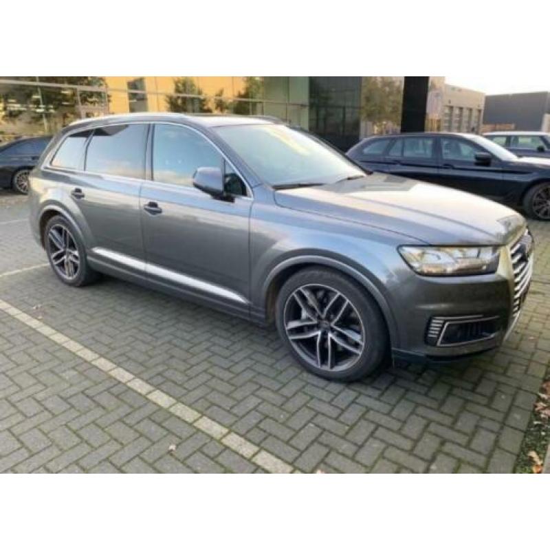 Audi Q7 3.0 TDI E-tron Sport Quattro PANORAMA/RADAR/S-LINE