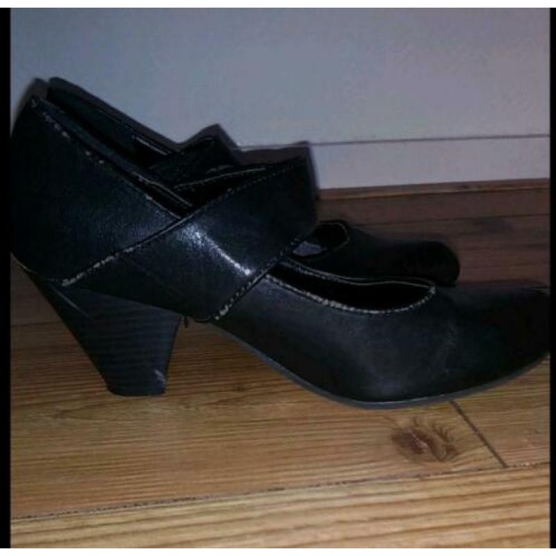Blue box zwarte pumps