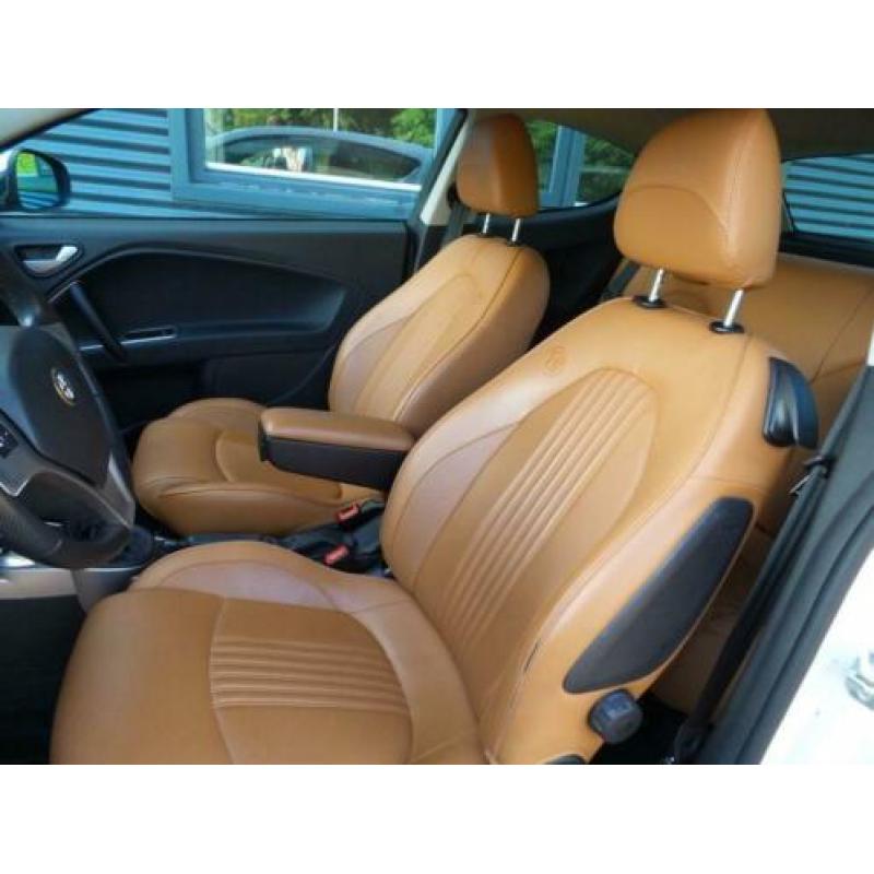 Alfa Romeo Mito 1.3 JTDM ECO Distinctive 62KW 2012 Wit