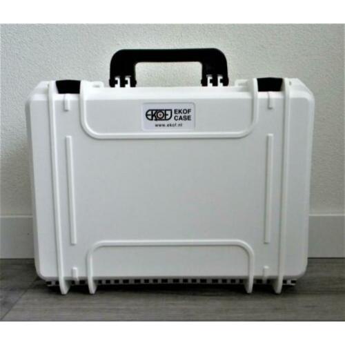 WITTE EKOF CASE 430 en GELE EKOF CASE 505
