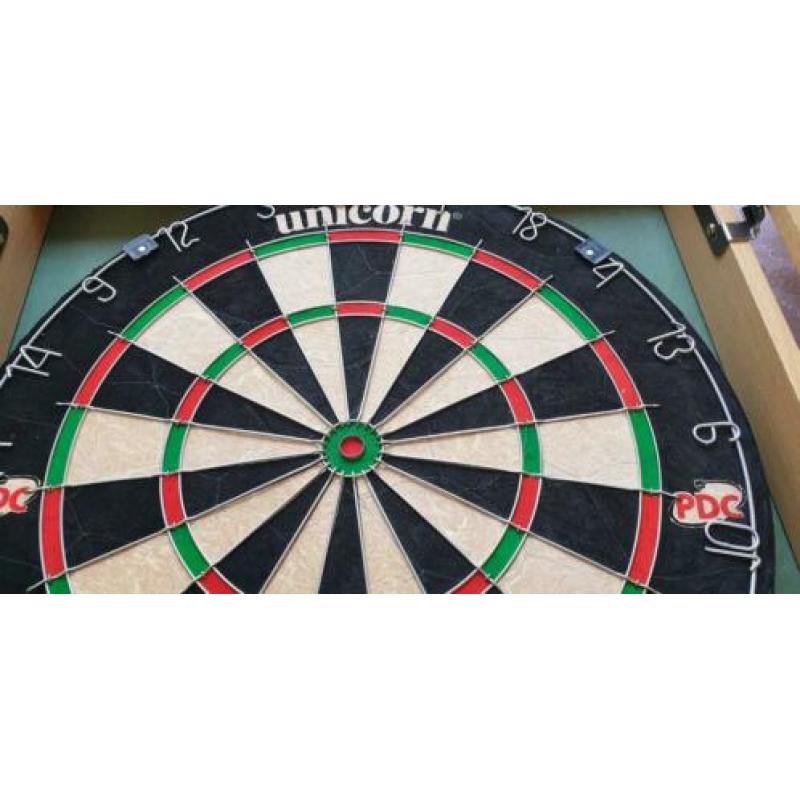 darts kabinet