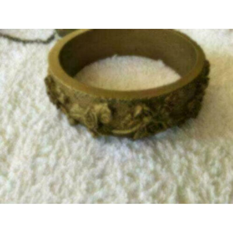 Armband en ketting goudkleurig