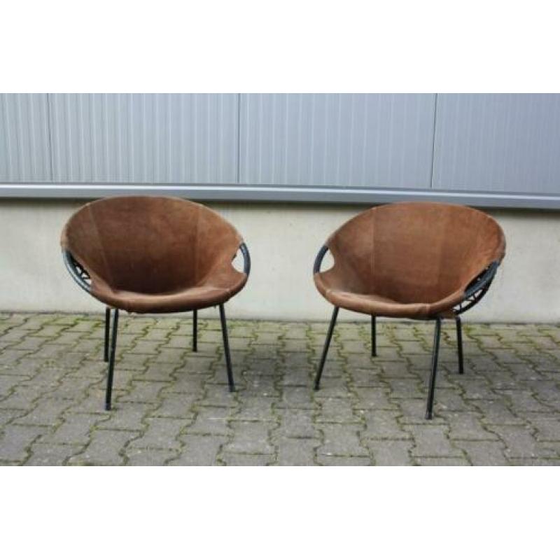 Circle balloon chairs