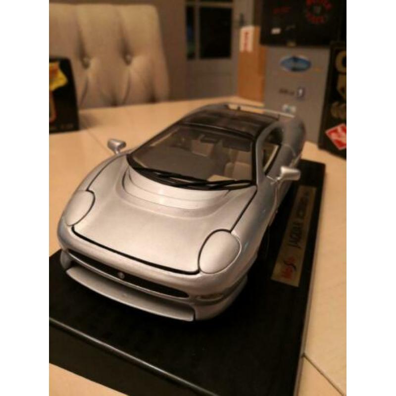 1:18 Jaguar XJ 220