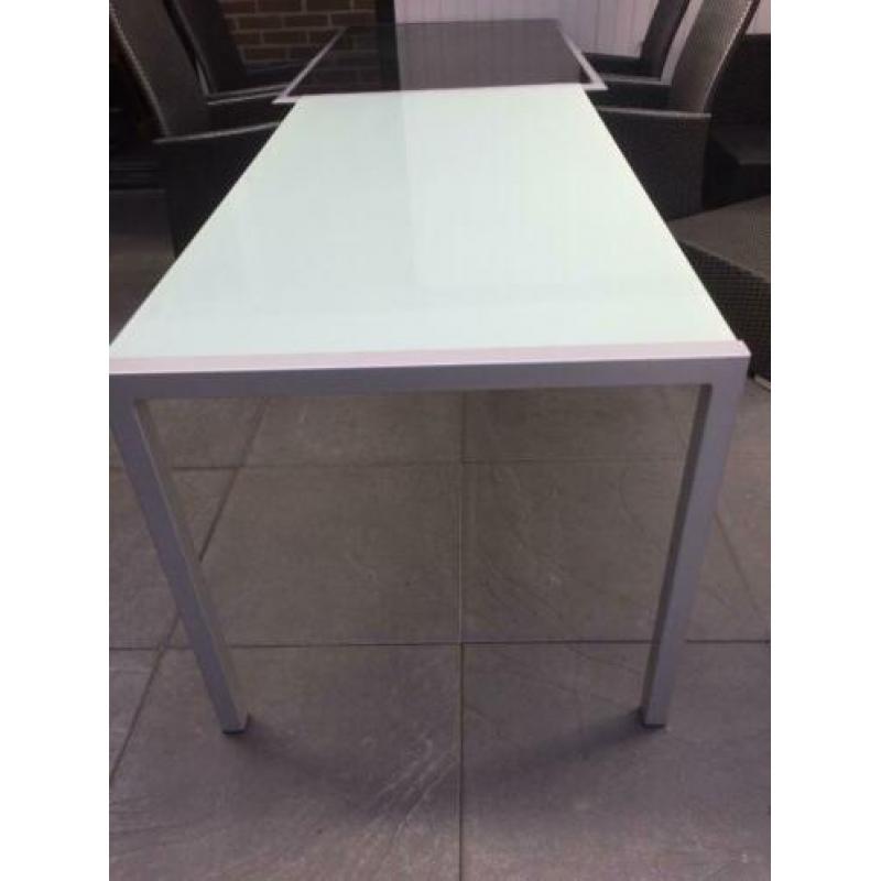 Eetkamertafel glas aluminium