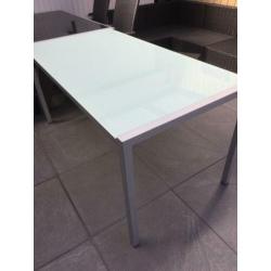 Eetkamertafel glas aluminium