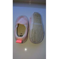 Super lieve, roze, zomer schoentjes / gympies, H&M, maat 21
