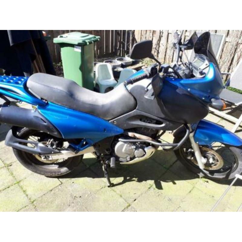 Suzuki Freewinder XF650