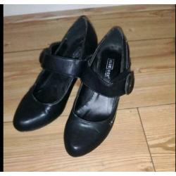 Blue box zwarte pumps
