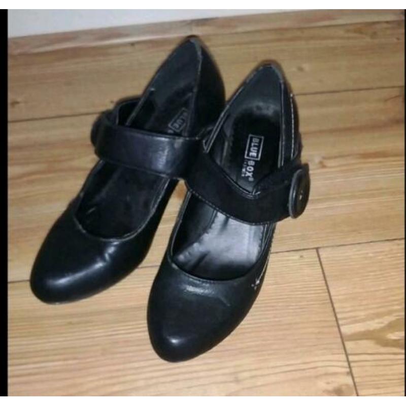 Blue box zwarte pumps