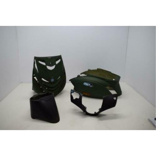SP Kappenset Army Green mat groen voor een Piaggio Zip
