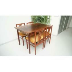 4 vintage Deense oker gele eetkamerstoelen stoelen