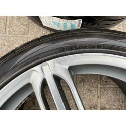 Audi RS6 Velgen Sport 19inch. 4 mooie velgen 3 goede banden